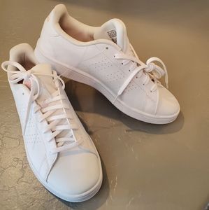 NWOT Adidas Womens Sneakers Size 10